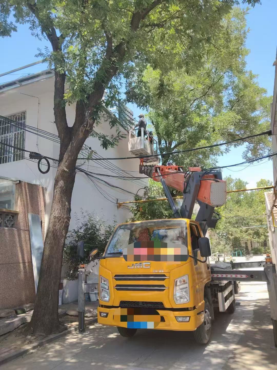 景东县高空作业车能吊装重物吗？最大承载多少公斤？