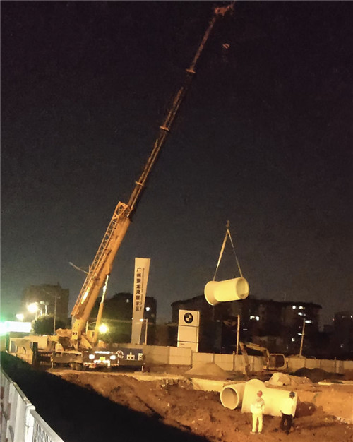 景东县“弯臂矫正”—— 吊车的 “形变补偿” 技术